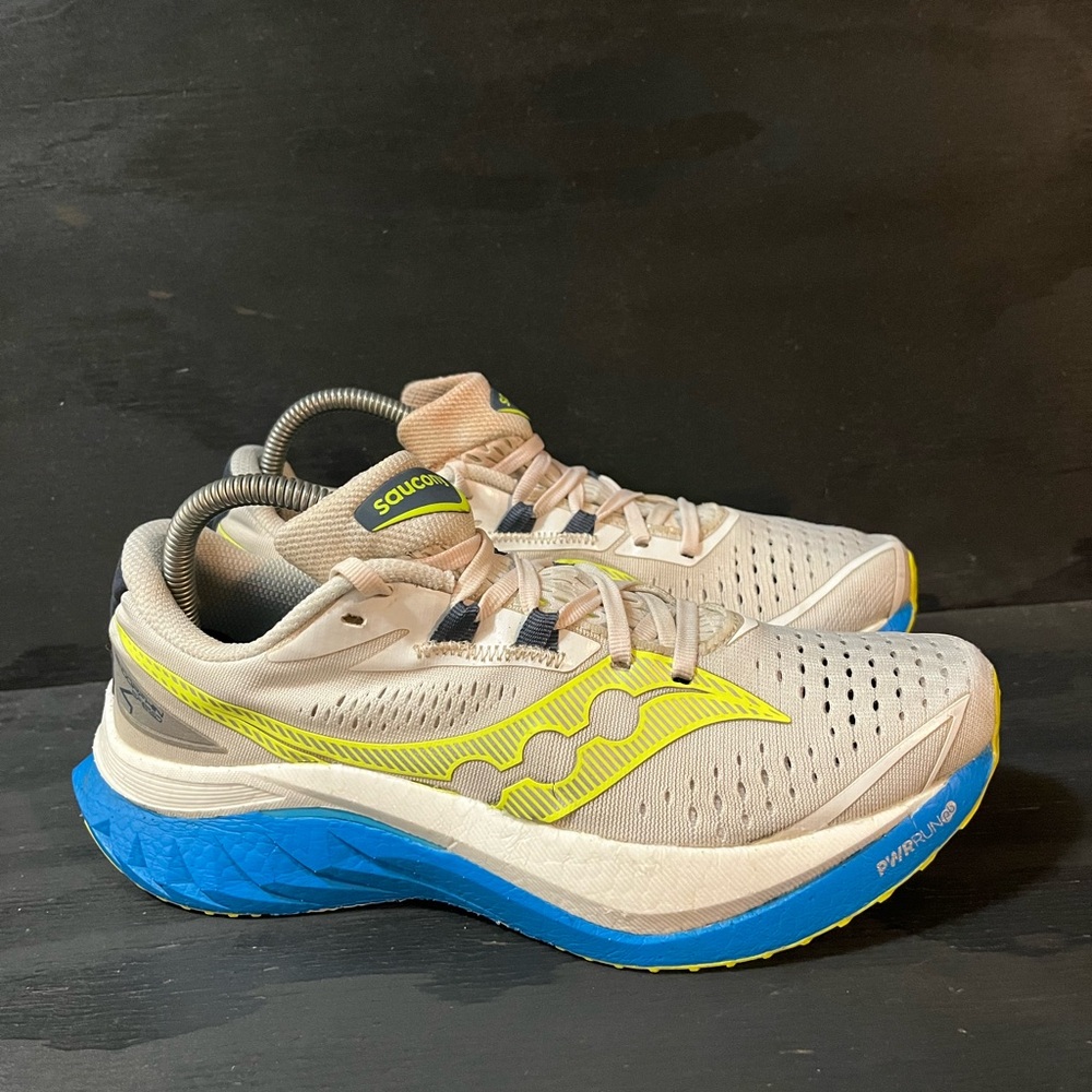 Saucony Endorphin Speed 4 Womens Size 9.5 White Blue Running Shoes S10940-222